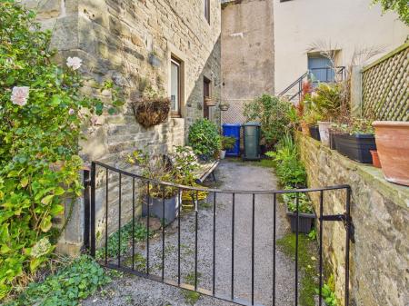 2 bedroom Town house to let in Albert Terrace, Skipton, BD23