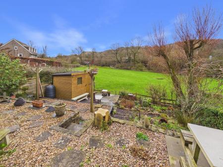 3 bedroom Semi-detached house to let in Skipton Road, Embsay, BD23