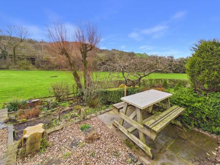 3 bedroom Semi-detached house to let in Skipton Road, Embsay, BD23