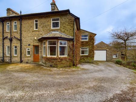 Hillcrest, East Marton, BD23