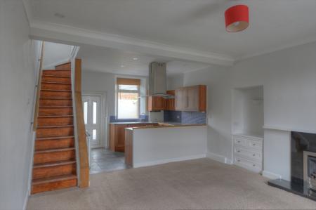 2 bedroom Terraced House to let in Park Lane Terrace, Carleton, BD23