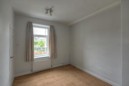 2 bedroom Terraced House to let in Park Lane Terrace, Carleton, BD23