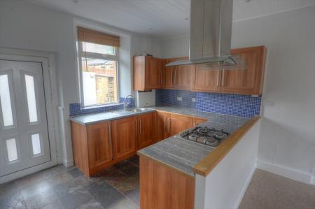 2 bedroom Terraced House to let in Park Lane Terrace, Carleton, BD23