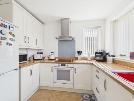 2 bedroom Bungalow to let in Garforth Avenue, Steeton, BD20