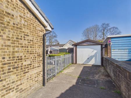 2 bedroom Bungalow to let in Garforth Avenue, Steeton, BD20