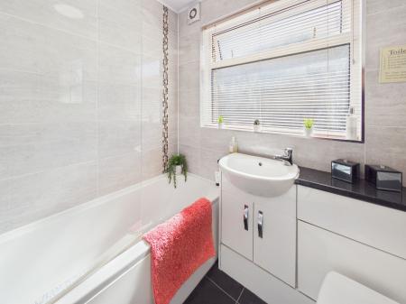 2 bedroom Bungalow to let in Garforth Avenue, Steeton, BD20