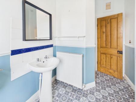 2 bedroom Terraced House to let in Neville Street, Skipton, BD23