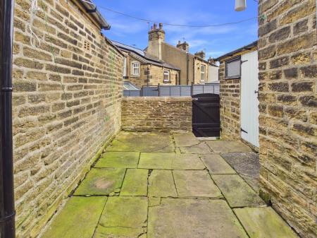 2 bedroom Terraced House to let in Neville Street, Skipton, BD23