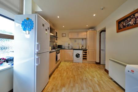 2 bedroom Flat to let in Keighley Road, Lidget, Oakworth, BD22