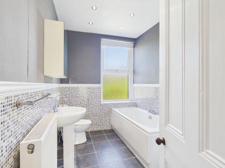 2 bedroom Terraced House to let in Keighley Road, Skipton, BD23