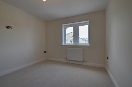 4 bedroom Detached house to let in Higher Raikes Drive, Skipton, BD23