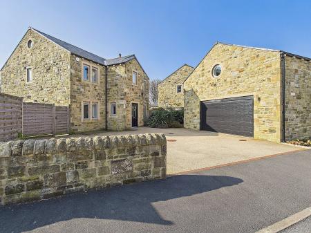 4 bedroom Detached house to let in Higher Raikes Drive, Skipton, BD23