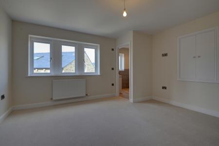 4 bedroom Detached house to let in Higher Raikes Drive, Skipton, BD23