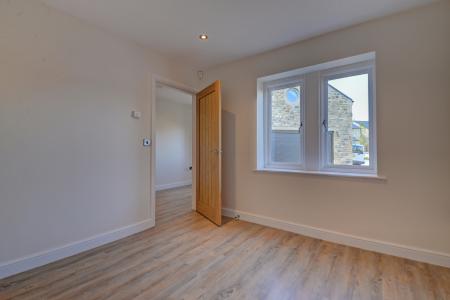 4 bedroom Detached house to let in Higher Raikes Drive, Skipton, BD23