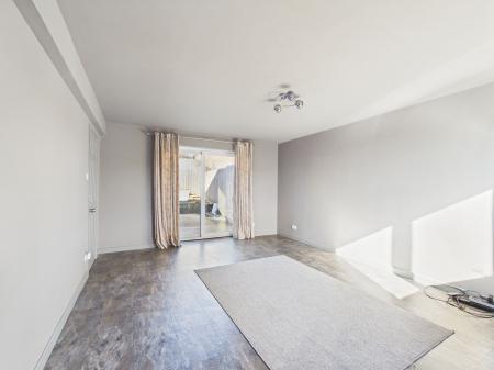 4 bedroom Semi-detached house to let in Hall Croft, Skipton, BD23