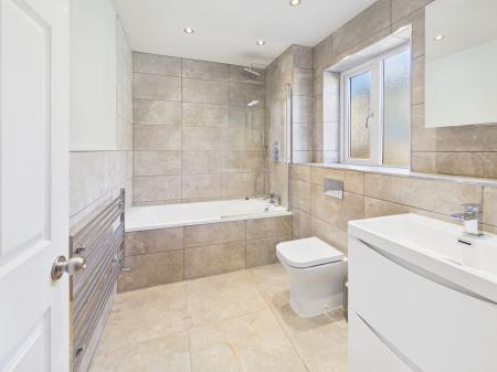 4 bedroom Semi-detached house to let in Hall Croft, Skipton, BD23