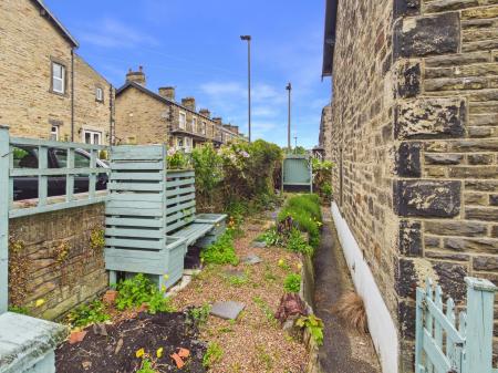 3 bedroom End of terrace house to let in Granville Street, Skipton, BD23