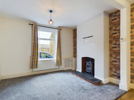2 bedroom Terraced House to let in Albion Street, Earby, BB18