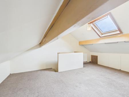 3 bedroom Terraced House to let in Victoria Road, Earby, BB18
