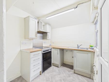 3 bedroom Terraced House to let in Victoria Road, Earby, BB18