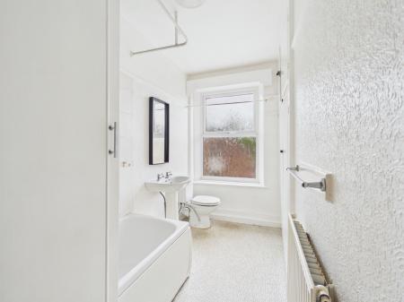 3 bedroom Terraced House to let in Victoria Road, Earby, BB18