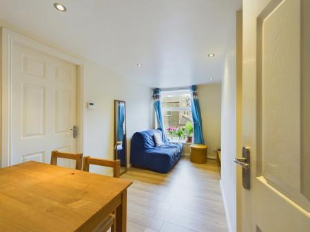 2 bedroom Flat to let in Gargrave Road, Skipton, BD23