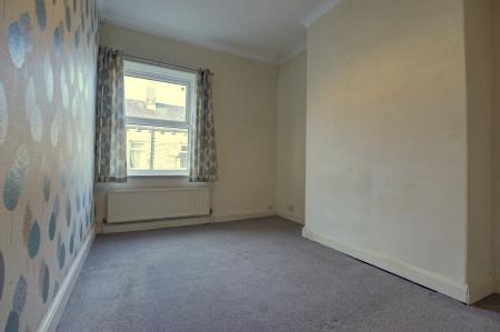 2 bedroom Terraced House to let in Sun Street, Eastburn, BD20