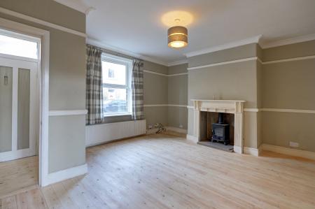 2 bedroom Terraced House to let in Sun Street, Eastburn, BD20