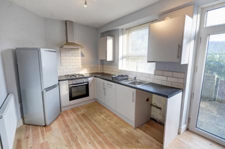2 bedroom Terraced House to let in Sun Street, Eastburn, BD20