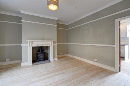 2 bedroom Terraced House to let in Sun Street, Eastburn, BD20