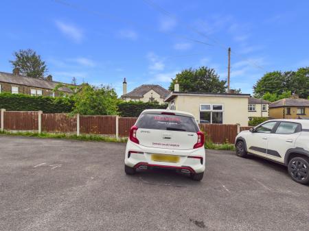 2 bedroom Town house to let in The Close, Skipton, BD23