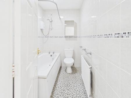 2 bedroom Town house to let in The Close, Skipton, BD23