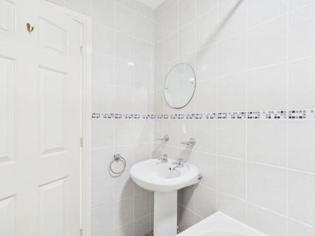 2 bedroom Town house to let in The Close, Skipton, BD23