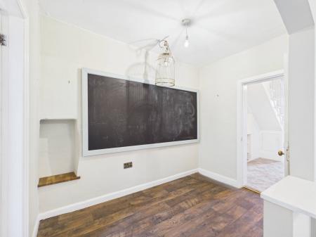 3 bedroom Flat to let in Water Street, Skipton, BD23
