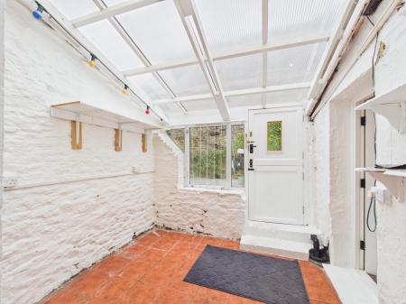 3 bedroom Flat to let in Water Street, Skipton, BD23