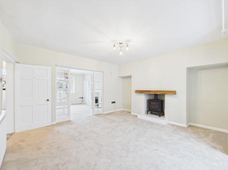 3 bedroom Flat to let in Water Street, Skipton, BD23