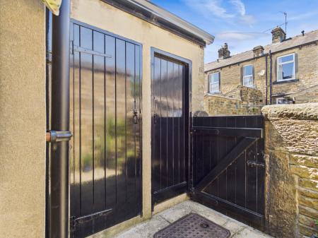 3 bedroom Terraced House to let in Montgomery Street, Skipton, BD23