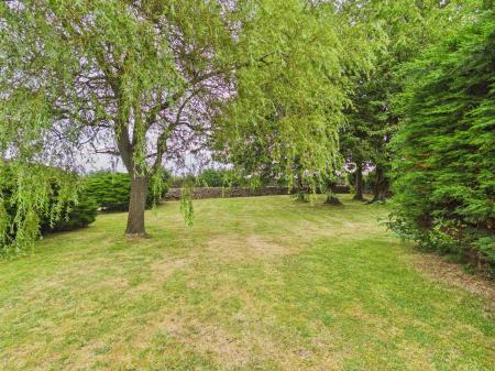 2 bedroom Cottage to let in Heslaker Lane, Carleton, BD23