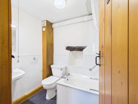 2 bedroom Cottage to let in Heslaker Lane, Carleton, BD23