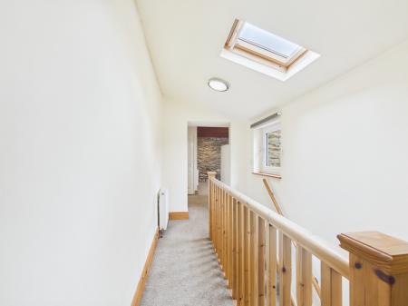 2 bedroom Flat to let in Main Street, Cross Hills, BD20