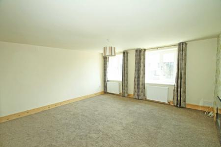 2 bedroom Flat to let in Main Street, Cross Hills, BD20