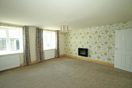 2 bedroom Flat to let in Main Street, Cross Hills, BD20