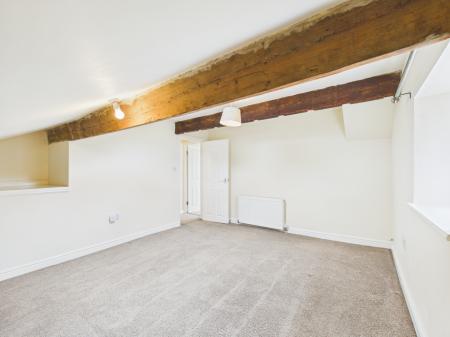2 bedroom Flat to let in Main Street, Cross Hills, BD20
