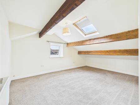 2 bedroom Flat to let in Main Street, Cross Hills, BD20
