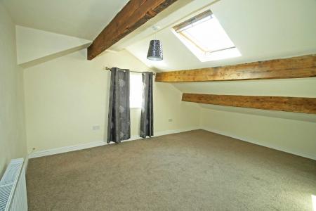 2 bedroom Flat to let in Main Street, Cross Hills, BD20