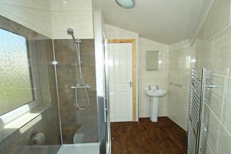 2 bedroom Flat to let in Main Street, Cross Hills, BD20