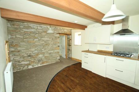 2 bedroom Flat to let in Main Street, Cross Hills, BD20