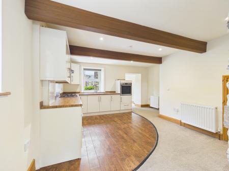 2 bedroom Flat to let in Main Street, Cross Hills, BD20