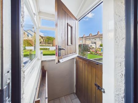 3 bedroom Terraced House to let in Skipton Road, Bradley, BD20
