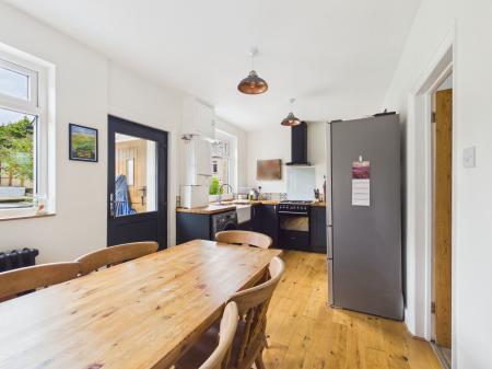 3 bedroom Terraced House to let in Skipton Road, Bradley, BD20